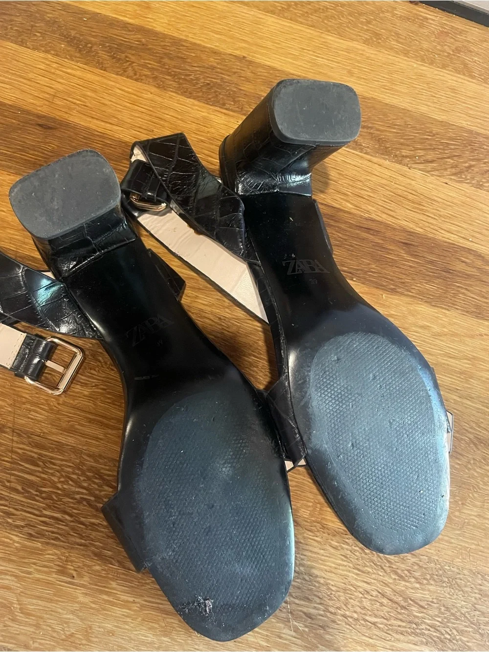 Zara Black Croc-Embossed Slingback Block Heels - Picture 4 of 4